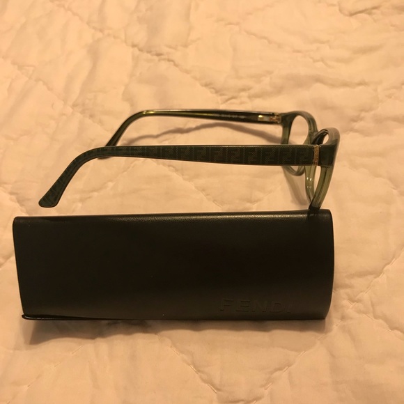 Fendi ophthalmic frame - Picture 2 of 3